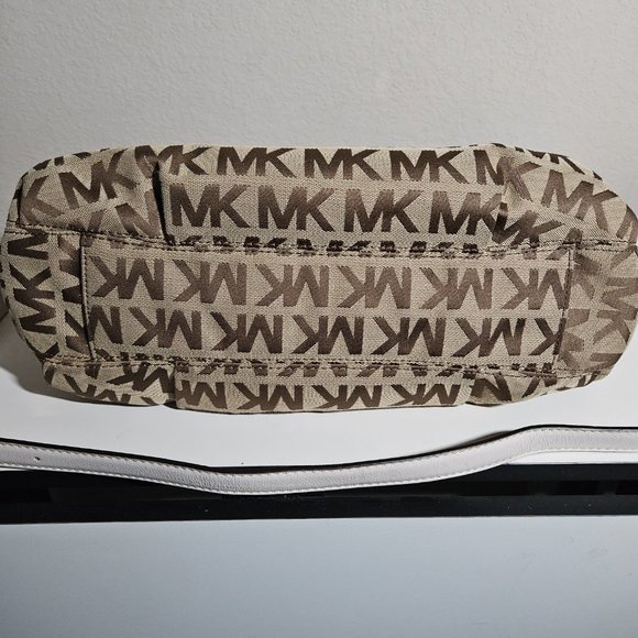 Michael Kors Tote/Satchel/ cross body bag with leather trim - Picture 3 of 5